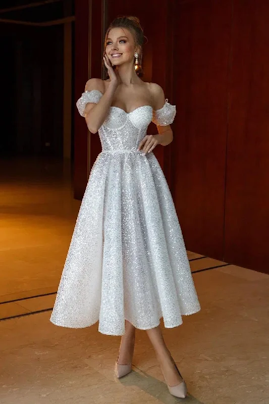 classic fit-and-flare dressA Line Sweetheart Short Sleeves Sparkly Boho Wedding Dress QW0829