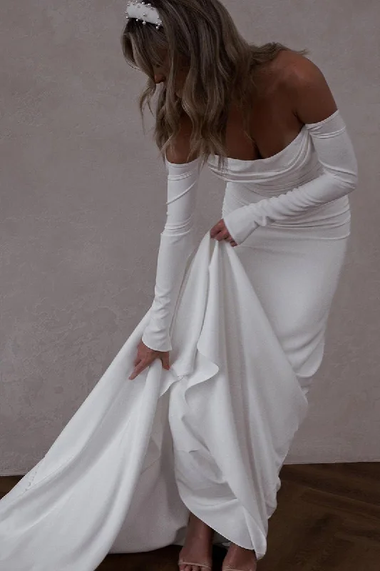 party dressUnique Off Shoulder Long Sleeves Satin Boho Wedding Dress with Court Train QW0830