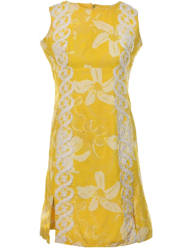 premium puffer coatFloral Print White & Yellow 1960s Hawaiian Dress - M