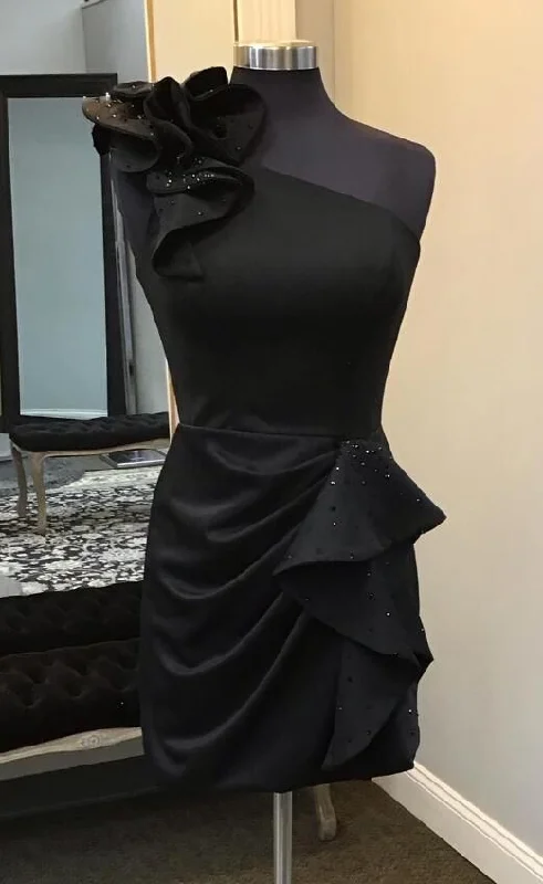 classic fit-and-flare dressOne Shoulder Black Short Homecoming Dress