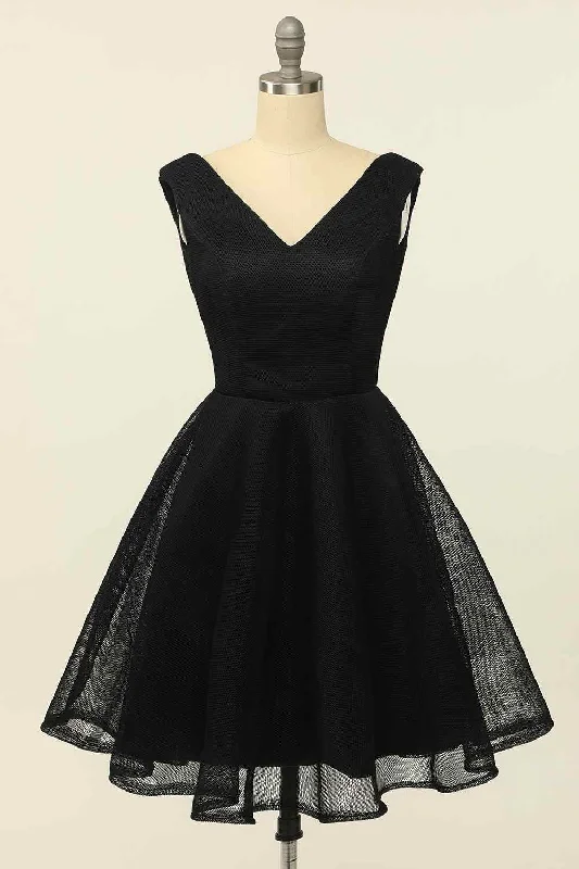 summer floral dressBlack A-line V Neck Sleeveless Lace-Up Back Tulle Mini Homecoming Dress